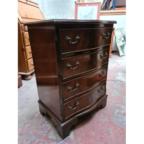 333 - A Regency style mahogany chest of drawers