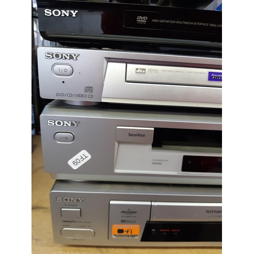 1053 - Four Sony audio visual items, two video recorders, one SLV-SE800 and one SLV-SE730 and two DVD playe... 