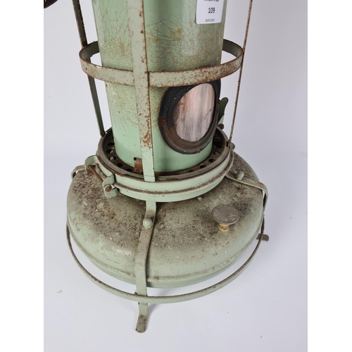 109 - A vintage Aladdin paraffin heater - approx. 53cm high