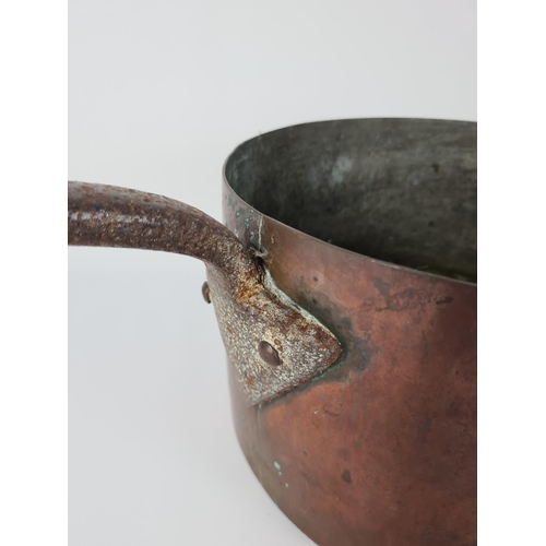 112a - A Victorian copper saucepan