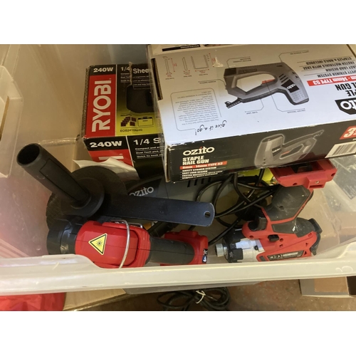 1261 - A mixed lot to include three green and grey Ryobi electric power tools, one ROS300 orbital sander, o... 