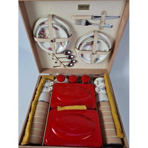 133 - A vintage Brexton picnic set