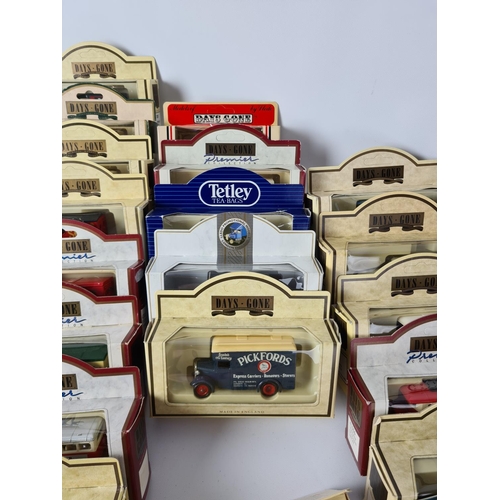 164 - A large quantity of boxed Lledo model vehicles