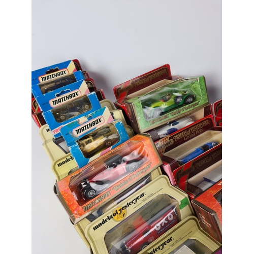 165 - A large quantity of boxed Lesney Matchbox model vehicles