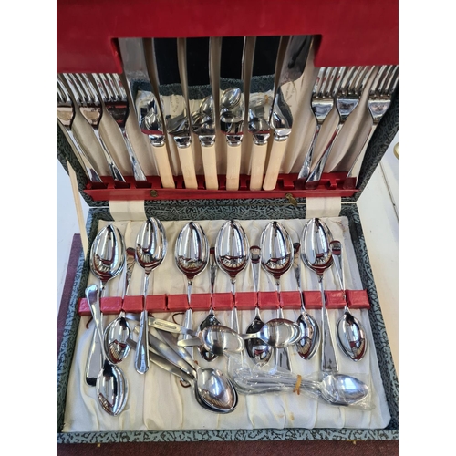 200 - A large quantity of various cutlery