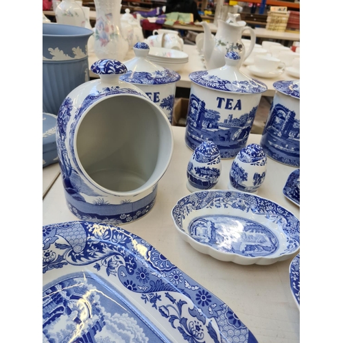 215 - Approx. 37 pieces of Spode Italian ceramics to include tea, coffee and sugar storage jars, milk jug,... 