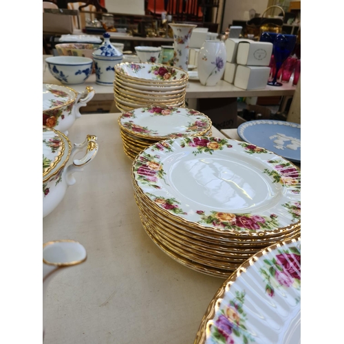 229 - Approx. 45 pieces of Royal Albert Old Country Roses dinnerware comprising 10 dinner plates (26cm), 1... 