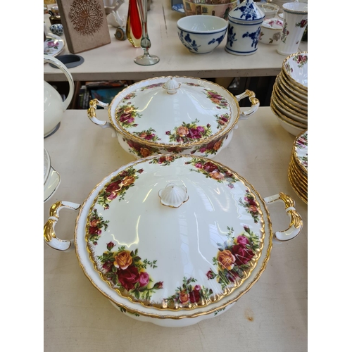 229 - Approx. 45 pieces of Royal Albert Old Country Roses dinnerware comprising 10 dinner plates (26cm), 1... 