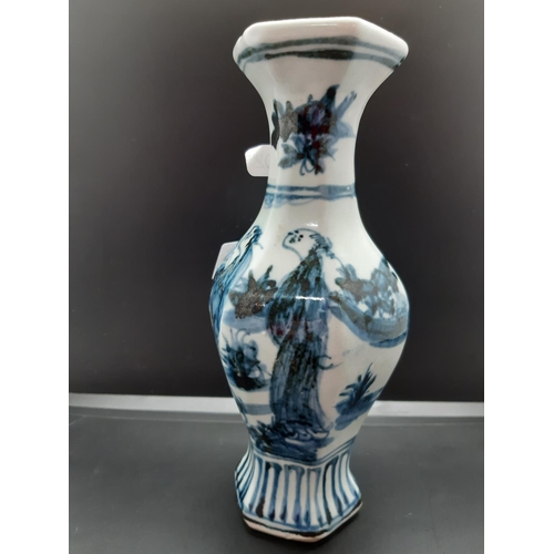 68 - A late 19th/early 20th century Chinese blue and white export porcelain hexagonal vase - approx. 20.5... 