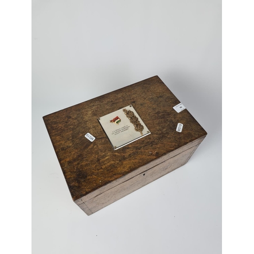 96 - A Georgian oak box with later added Hungarian plaque - approx. 33.5cm wide x 22.5cm deep x 19.5cm hi... 