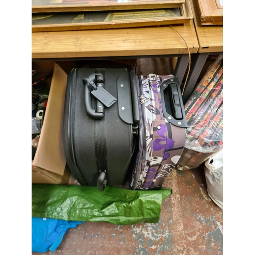 1276 - A very large mixed lot to include LongWay luggage, Chicane suitcase, Power Craft hot glue gun, kitch... 