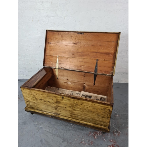 315 - A Victorian pine blanket box - approx. 108cm wide x 49cm high x 56cm deep