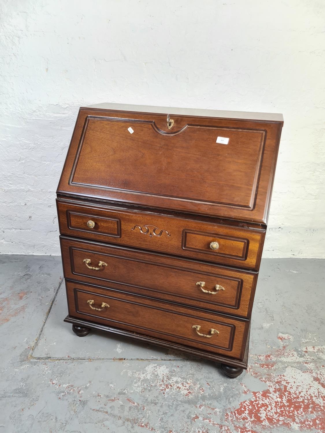 Second hand rossmore furniture for deals sale