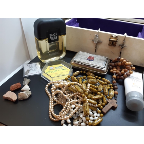 94 - A jewellery box containing costume jewellery, a boxed vintage Chanel No. 5 perfume, Sekonda nurses w... 