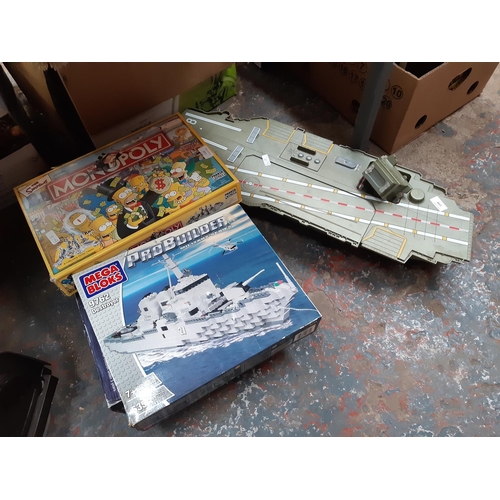 1328 - A mixed lot of toys and games to include Mega bloks ProBuilder battleships, Redbox aircraft carrier,... 