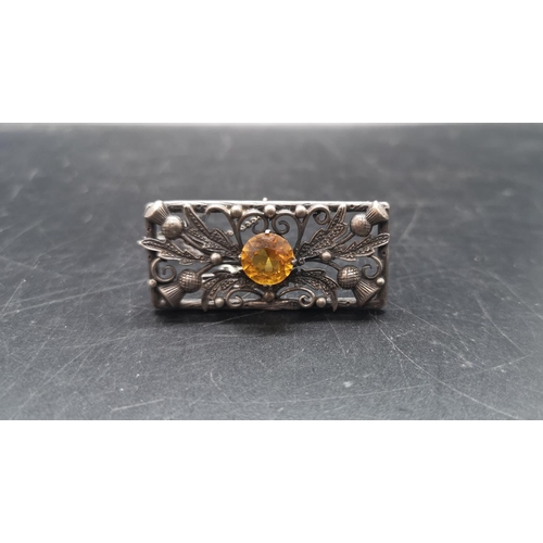 108 - A hallmarked Edinburgh silver and citrine pin brooch, dated 1955 - approx. gross weight 10.4 grams