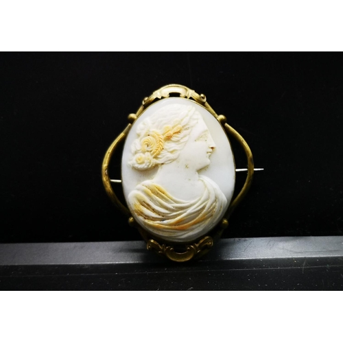 112 - A vintage brass cameo brooch - approx. 6.5cm high x 5.5cm wide