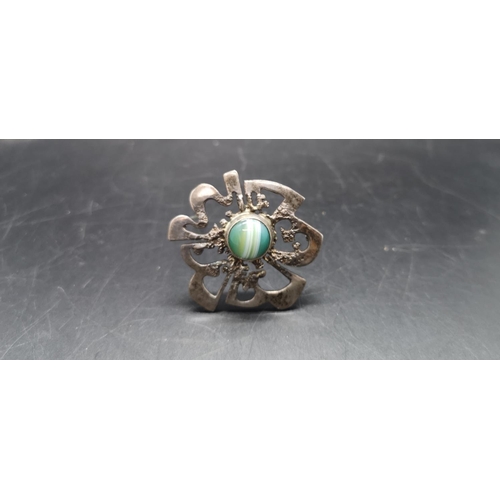 122 - A hallmarked Edinburgh silver and malachite pin brooch by Ola M Gorie, dated 1975 - approx. gross we... 