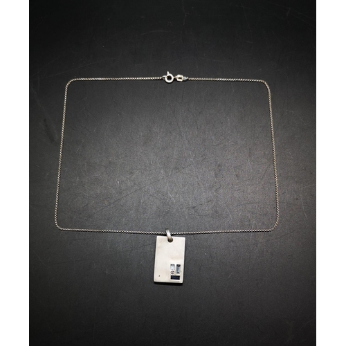 140 - An Italian 925 silver CZ pendant necklace - approx. gross weight 10.5 grams