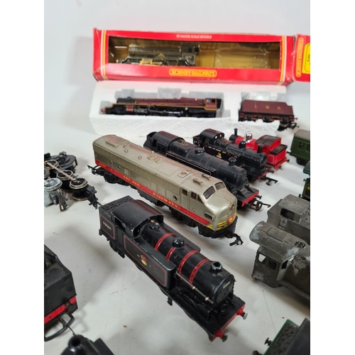 457 - A large collection of model railway locomotives and coaches to include Lima W51350 passenger coach, ... 