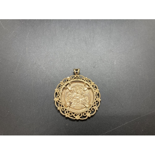 181 - A 9ct gold blank sovereign pendant mount - approx. gross weight 3 grams