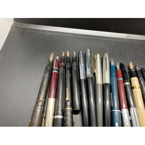 230 - A collection of various pens to include a Boots Welbeck fountain pen with 14ct gold nib, Waterman's ... 