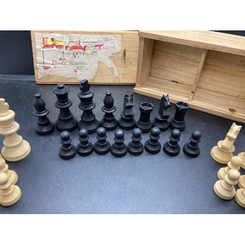 242 - A complete vintage Staunton wooden and ebonised chess set