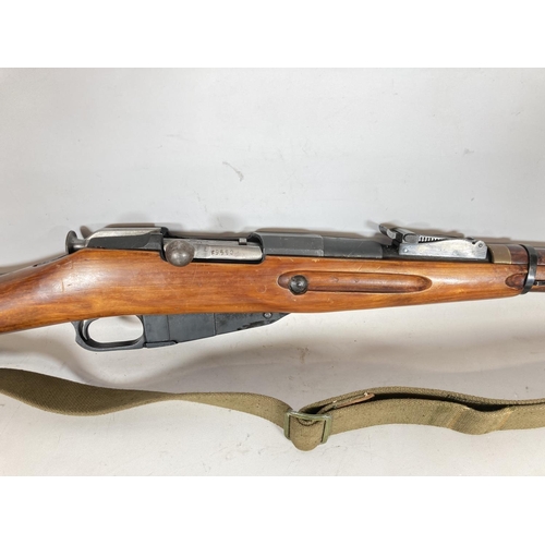 86 - A WWII Russian Mosin-Nagant bolt action rifle with bayonet - deactivated 24/07/2019 with certificate... 