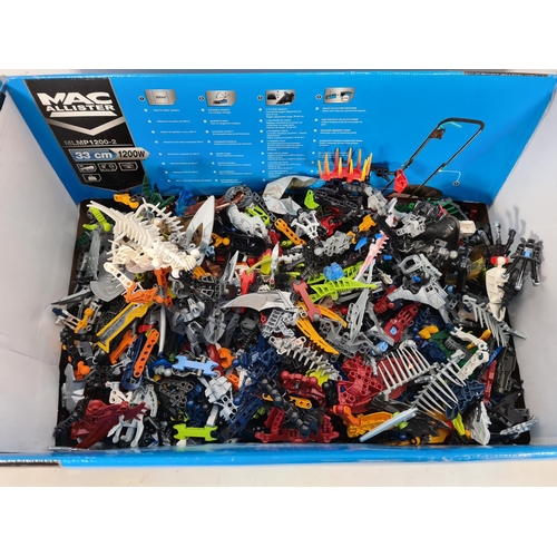 212 - A box containing a large quantity of Lego Bionicle