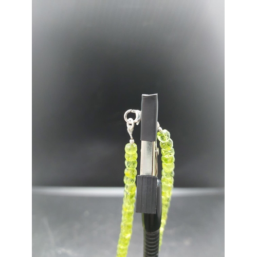 116A - A peridot gemstone bead necklace with 925 silver clasp - approx. 45cm long