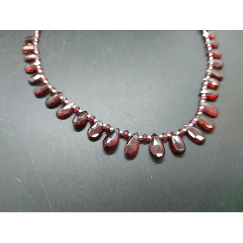 116B - A garnet gemstone bead necklace with 925 silver clasp - approx. 45cm long