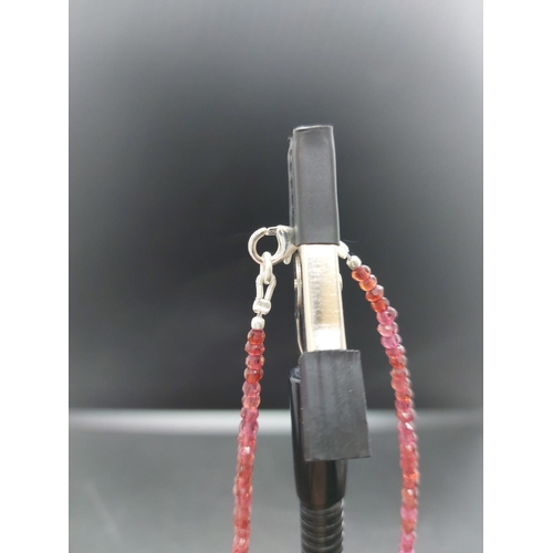 116B - A garnet gemstone bead necklace with 925 silver clasp - approx. 45cm long