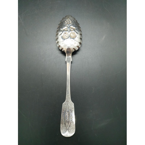 120 - A Victorian hallmarked Edinburgh silver fruit serving spoon - approx. gross weight 64 grams and 22cm... 