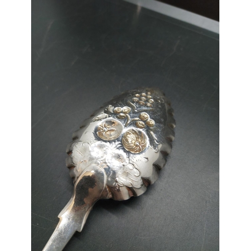 120 - A Victorian hallmarked Edinburgh silver fruit serving spoon - approx. gross weight 64 grams and 22cm... 