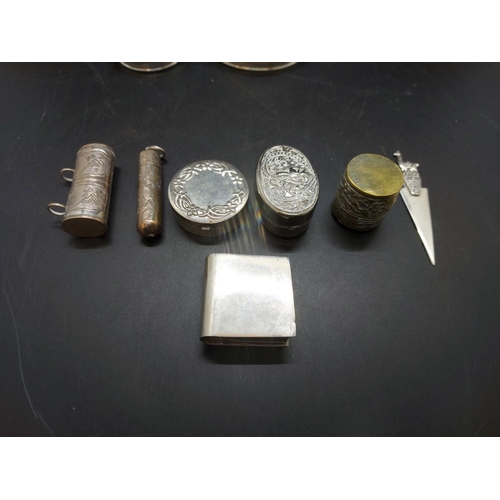 122 - Ten various items to include a hallmarked Birmingham silver lid - approx. 16 grams, two hallmarked B... 