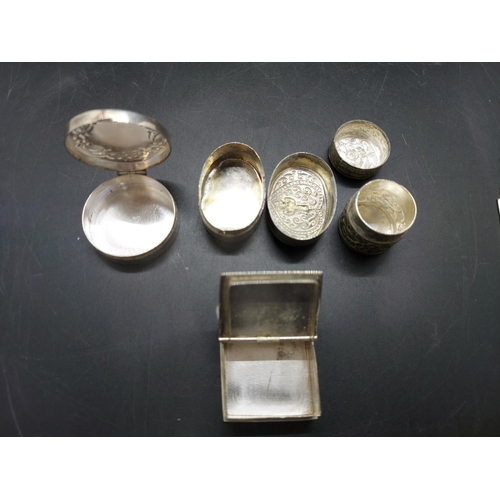 122 - Ten various items to include a hallmarked Birmingham silver lid - approx. 16 grams, two hallmarked B... 