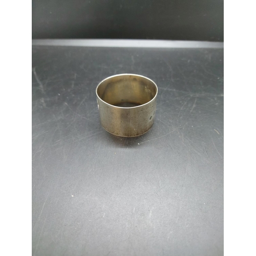 123 - Four items, one hallmarked Birmingham silver napkin ring dated 1919 - approx. gross weight 28 grams,... 