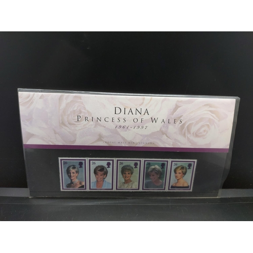 134 - A large collection of Royal Mint first day covers to include single European market, Christmas 1992,... 