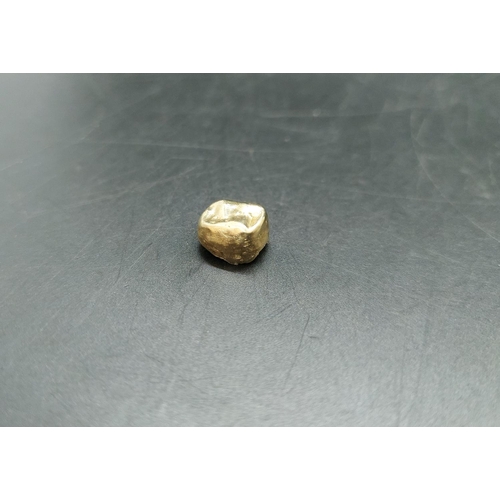 136 - A 14ct gold tooth cap - approx. total weight 1.9g