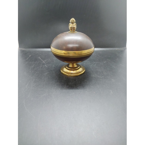 142 - A vintage faux tortoise shell and brass lidded trinket dish