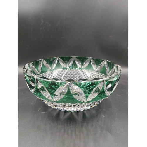 84 - A Val St. Lambert emerald green crystal glass bowl - approx. 25cm diameter x 11cm high