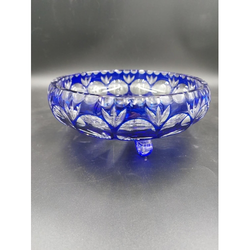 85 - A royal blue crystal glass tri footed bowl attributed to Val St. Lambert - approx. 21cm diameter x 8... 