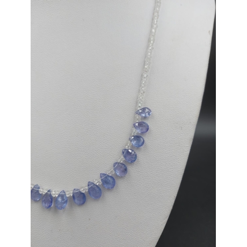 84 - A white topaz necklace with tanzanite drops and 925 silver clasp - approx. 38cm