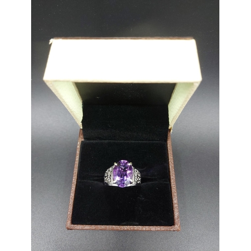 106 - A 925 silver and amethyst ring - approx. 8ct