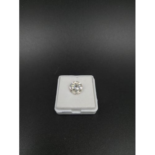 123 - A GLI certified 3.20ct white moissanite gemstone