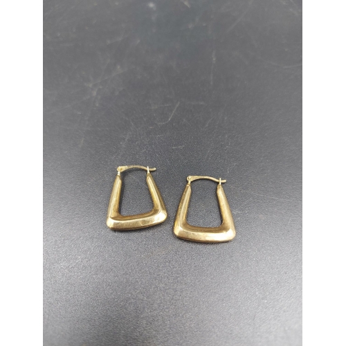 146 - Five various 9ct yellow gold earrings, one pair approx. 0.74 grams and three single earrings combine... 