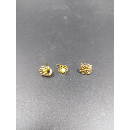 146 - Five various 9ct yellow gold earrings, one pair approx. 0.74 grams and three single earrings combine... 