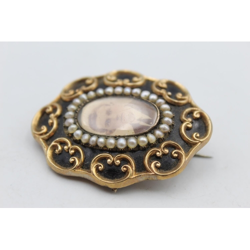 103 - A Victorian 11ct gold pearl set photo locket mourning brooch - approx. gross weight 23.8 grams