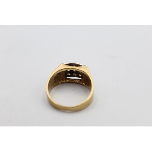 111 - A 9ct gold diamond signet style ring, size P - approx. gross weight 5.5 grams