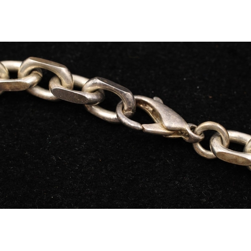 126 - A 925 sterling silver heavy open link design bracelet - approx. gross weight 33 grams and 21cm long